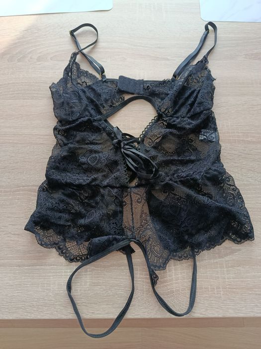 Nowe koronkowe body M