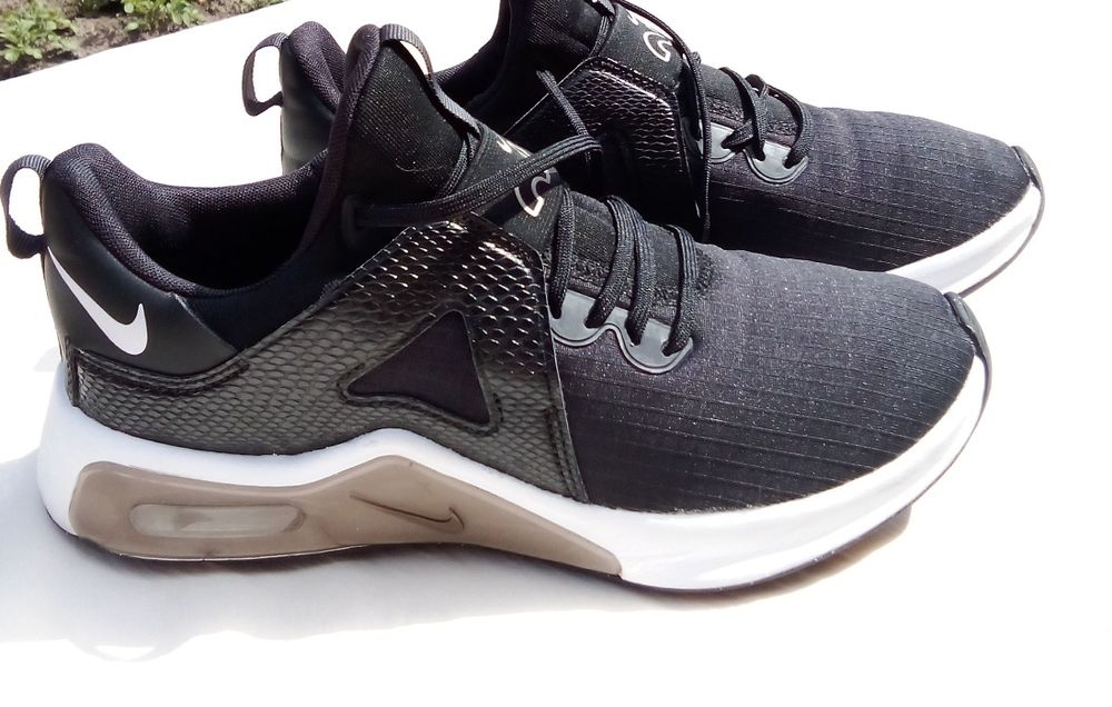 Кросівки жіночі NIKE AIR MAX BELLA TR 5