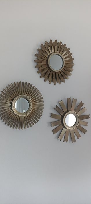 Candeeiro, mesa e 5 espelhos