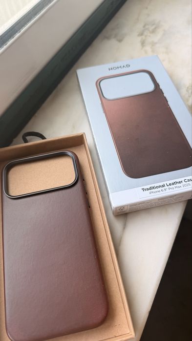 Capa em pele para iphone 17 pro max da marca NOMAD