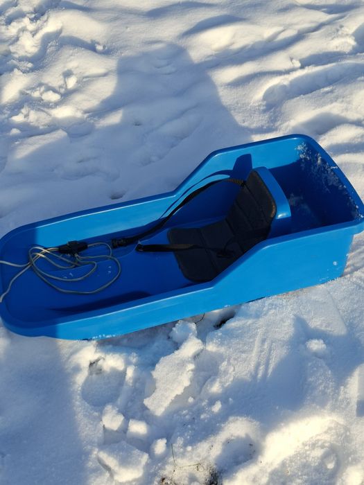 Sanki hamax z pasem bezpieczeństwa