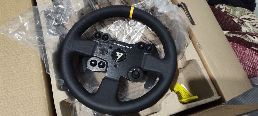Volante thrustmaster TX Racing wheel para Xbox   ou  PC como  novo em caixa