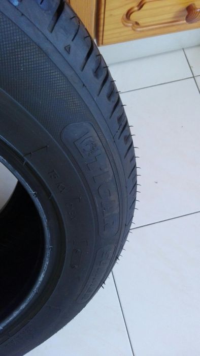 Pneu novo 215/60/17