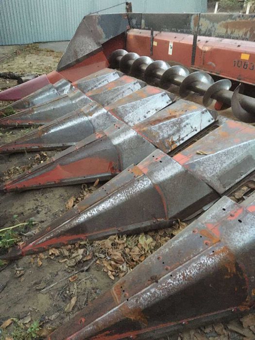 Продам жатку кукурудзяну Case 1083