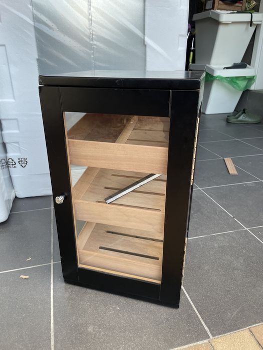 Humidor do cygar uszkodzony