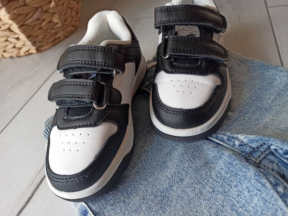 Buty adidasy rozmiar 26 + gratis trampki rozmiar 26