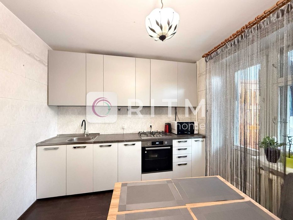 Продається 1-кімнатна квартира на вул. Карпенка-Карого, 9