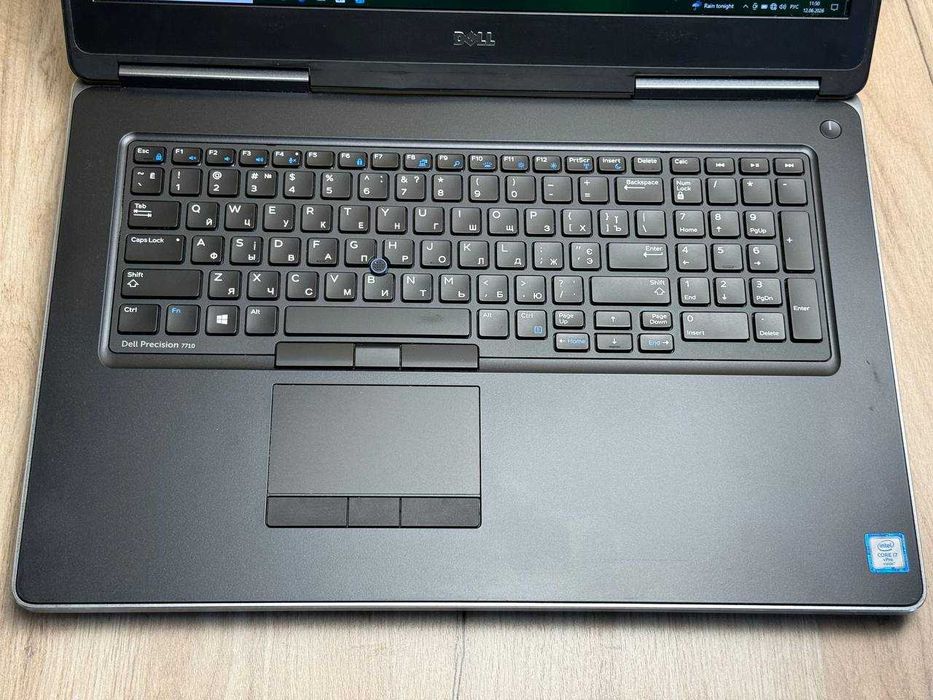 Большой Dell Precision 7710 17,3 FHD ips i7/8 GB/ssd120 + 500GB HDD/GPU 2GB