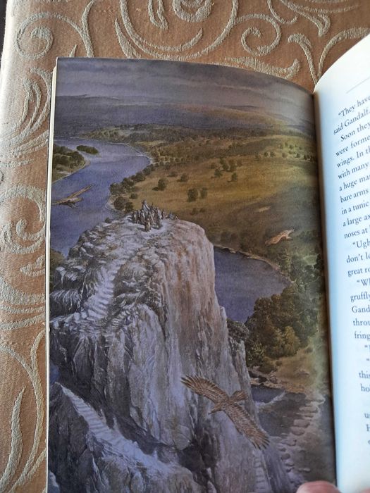 J R R Tolkien - The Hobbit - Paperback edition 2008 ENG