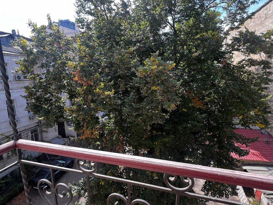 Продам 3-комнатную квартиру на ЧАЙКОВСКОГО рядом с ОПЕРНЫМ ТЕАТРОМ !!!