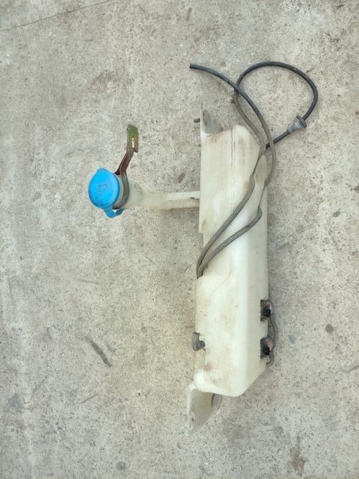 Продам бачок омывателя на SsangYong rexton 2.7 дизель