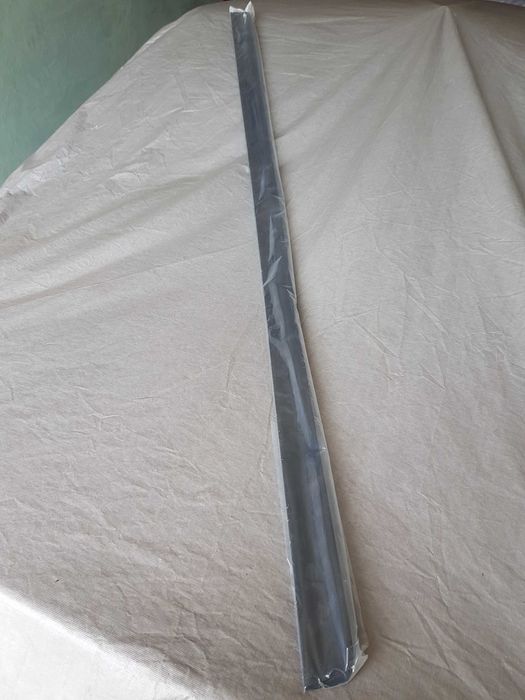 Спойлер элерон (накладка на заднюю дверь багажника)/длина=1175mm/