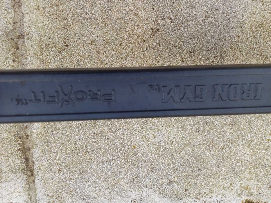 barra de elevações da bem conhecida marca Iron Gym