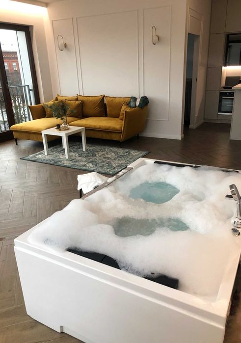 PREMIUM WIDOK apartament z dużym salonem+PRYWATNE jacuzzi  na doby M14