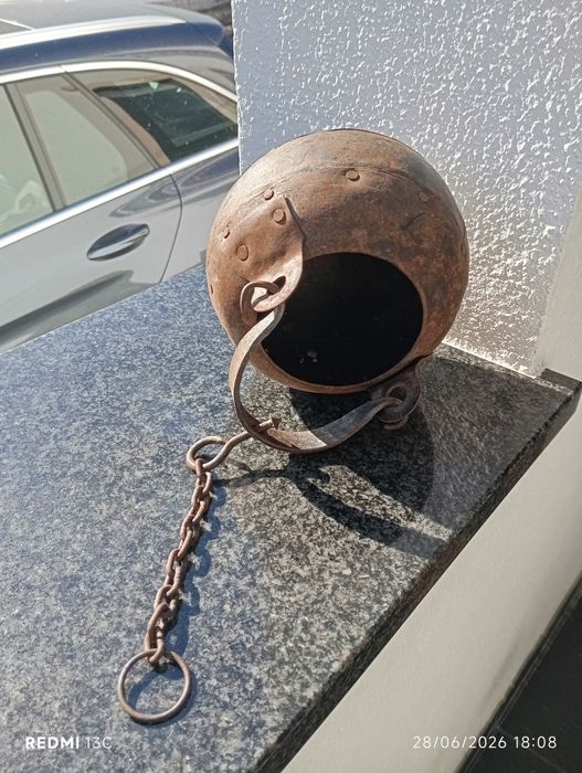 Pote de ferro antigo