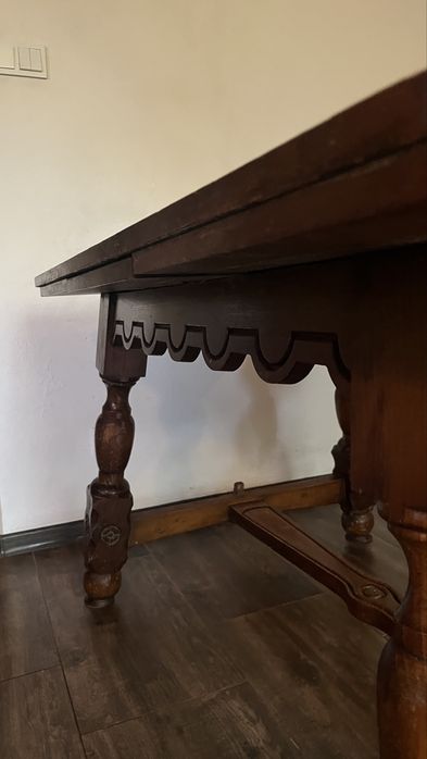 Stół antyk, rozkładany o  wymiarach  1,30/90