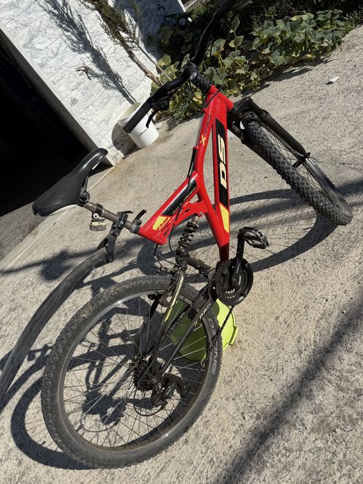 Bicicleta suspensão total