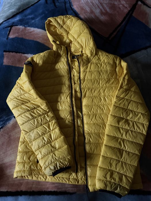 жовта  стьобана куртка  Superdry S