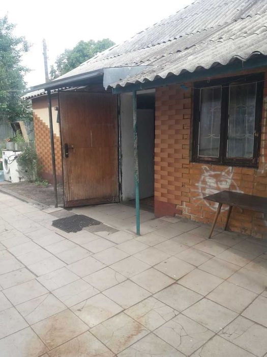 Гостомель, вул.Свято-Покровська, частина будинку свій двір.