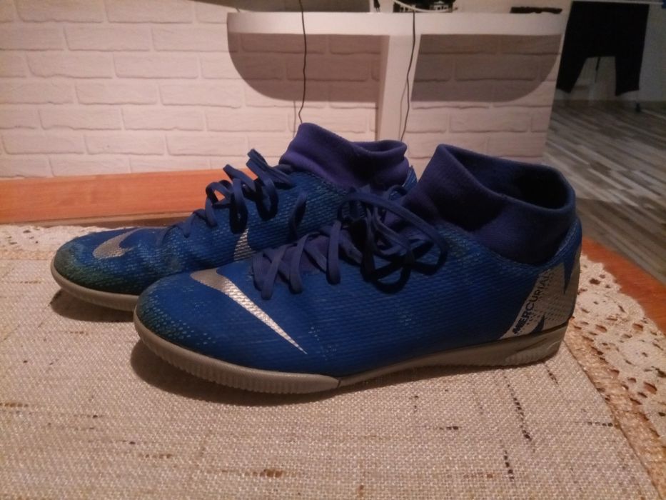 Buty halówki Nike, skarpeta