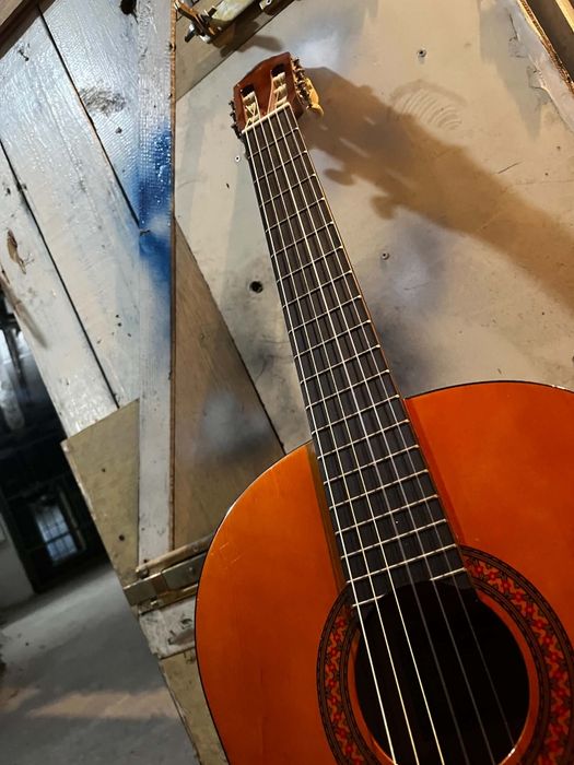 Sprzedam gitarę Yamaha w bardzo dobrym stanie.