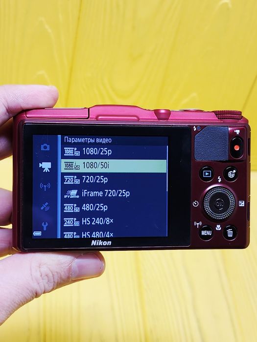 Компактный фотоаппарат Nikon Coolpix S9700 Red + SD 64Gb
