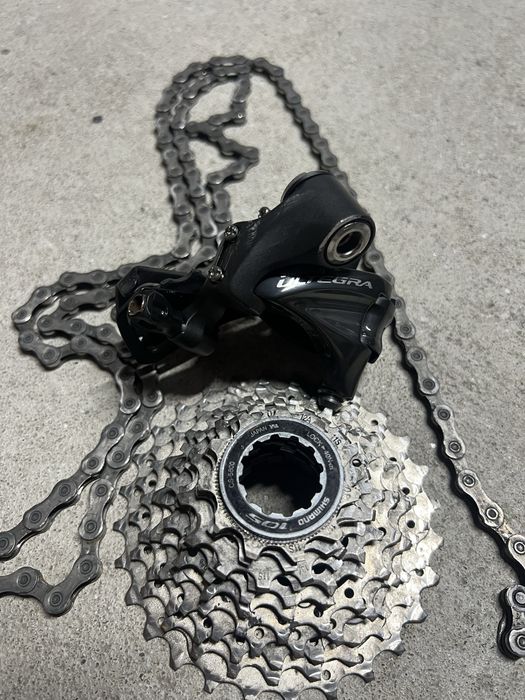 Desviador Ultegra 11v e cassete 105