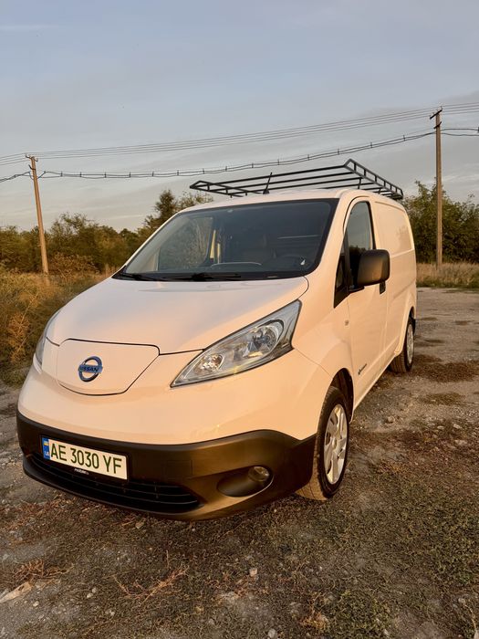 Nissan e - NV 200