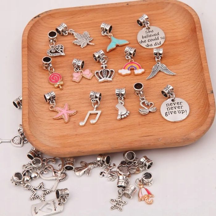 Biżuteria Bransoletki Naszyjniki Dla Dziewczynek Torebka 71 el.