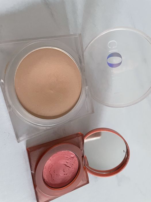Zestaw kosmetykow Huda Beauty Glowish