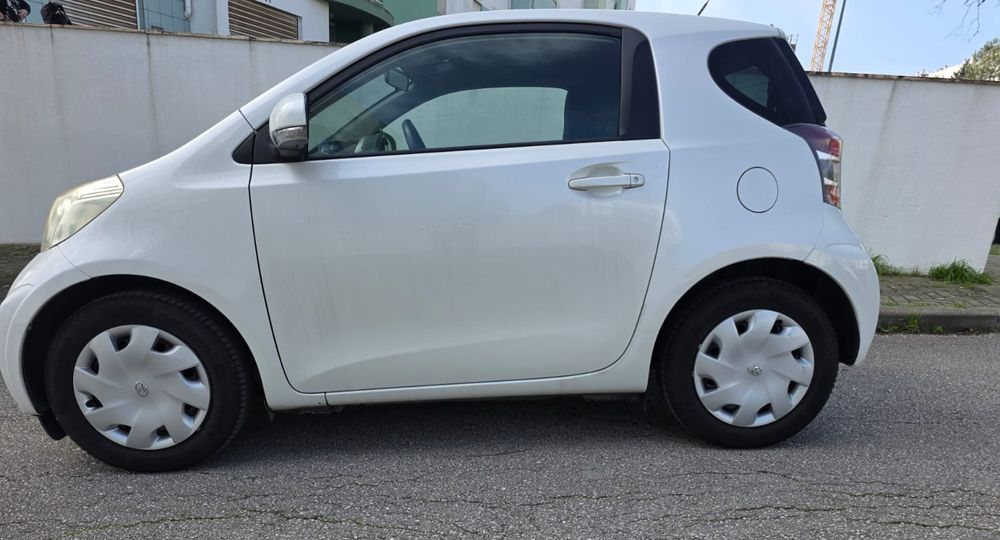 Toyota iQ 1.0 VVT-i   2010  Único Dono