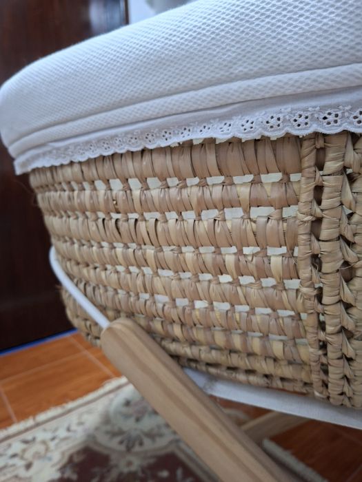 Alcofa de Bebé com Suporte