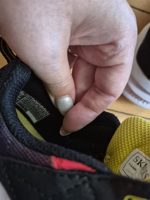 Sapatilhas Skechers vermelha com luzes