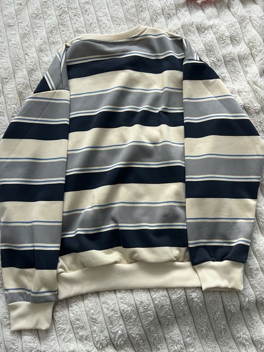 свитшот в полоску