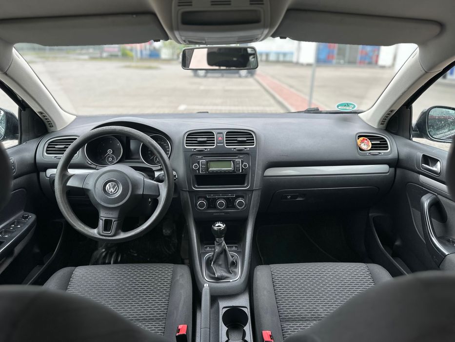 Volkswagen Golf 6 1.6 Tdi 2010 rok kombi