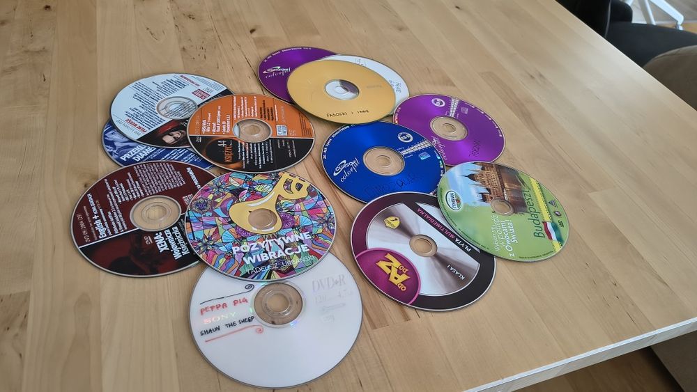 13szt. płyty CD DVD zużyte - do prac plastycznych