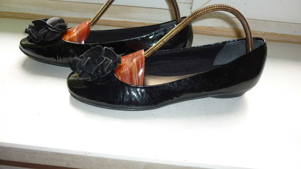 Clarks- skórzane lakierowane baleriny  r; 38