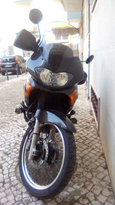 Honda Transalp 650cc,como nova, punhos aquecidos,faróis auxiliares,mala,banco em gel,proteção para o motor,espelho alto e  revisão feita recentemente.