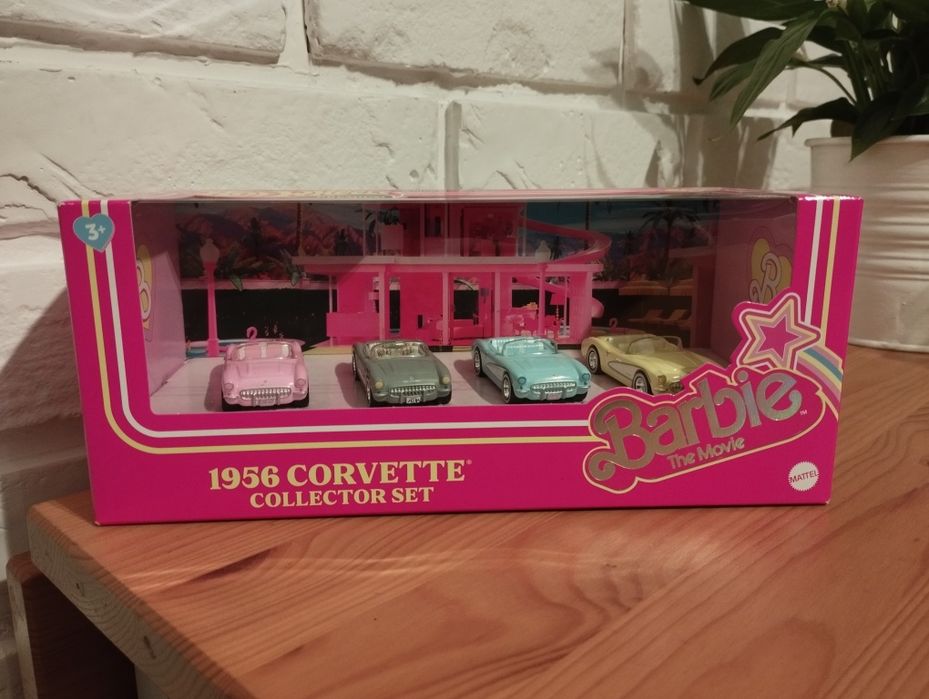 Hot wheels Barbie Corvette diorama collector set Premium