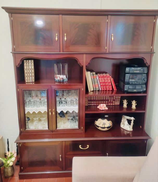 Cristaleira em Madeira Maciça – Móvel Sala Jantar Clássico 2m