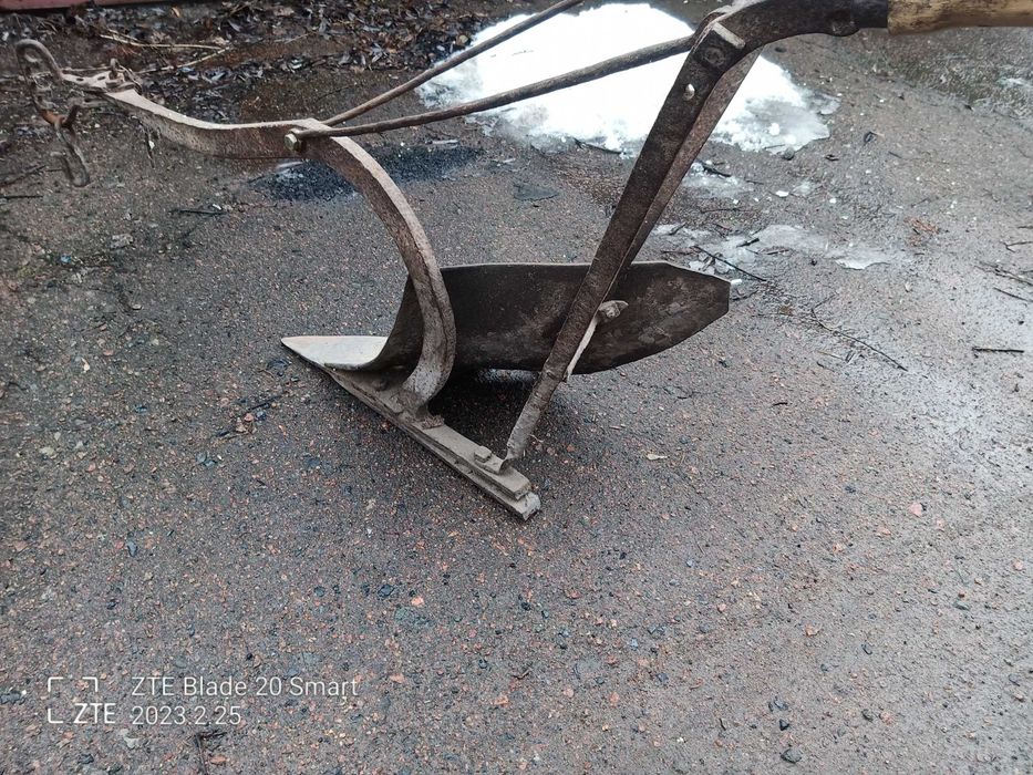 Плуг для моноблока землепашець