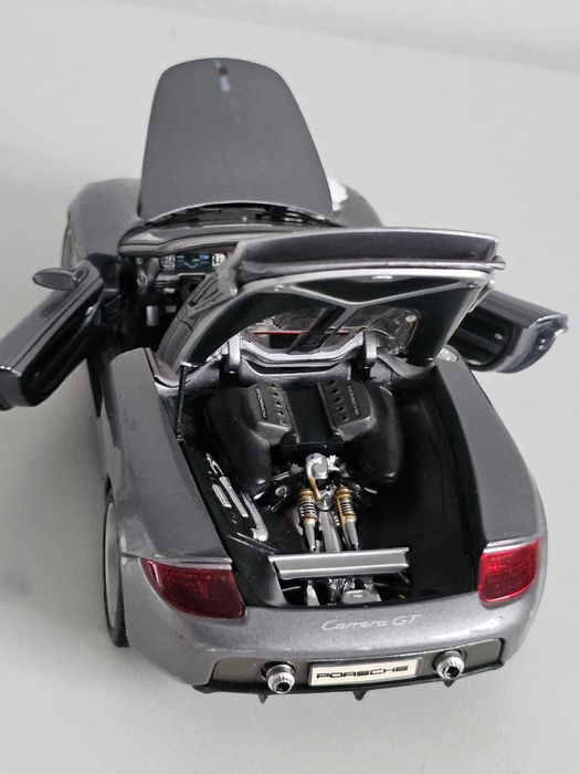 Maisto 1/18 - Porsche Carrera GT
