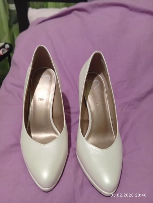 Продам туфлі жіночі