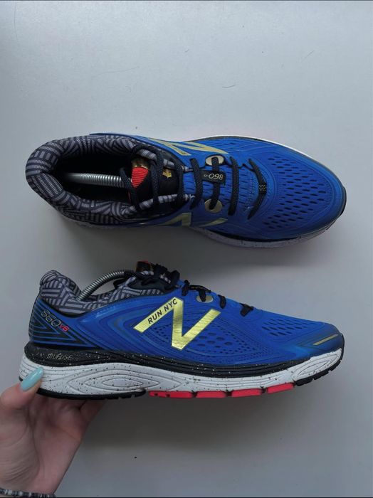 Кросівки New Balance 860v8