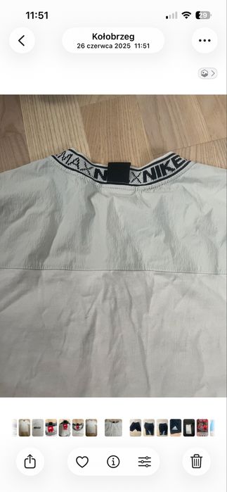 Beżowa koszulka Nike