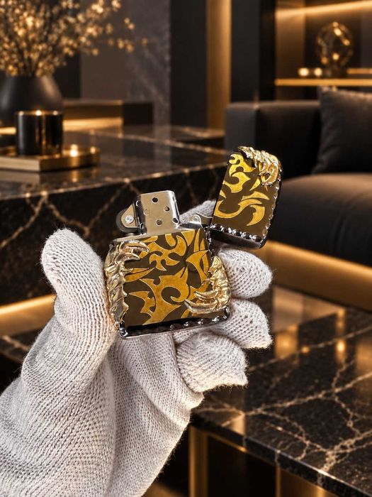 Бензинова запальничка Golden Dragon Claw в стилі Zippo з 3D елементами нова в коробці