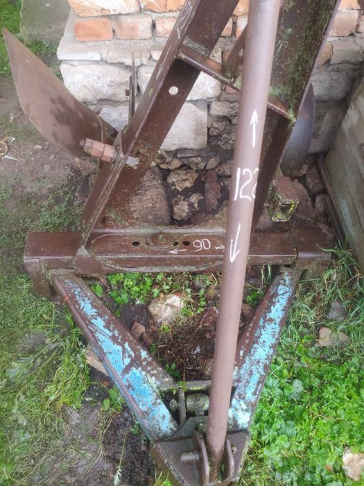 Плуг для трактора