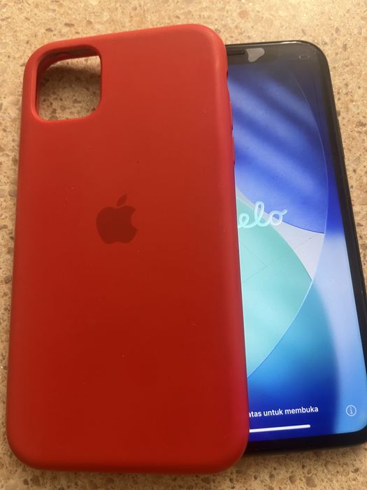 Продам телефон iPhone11