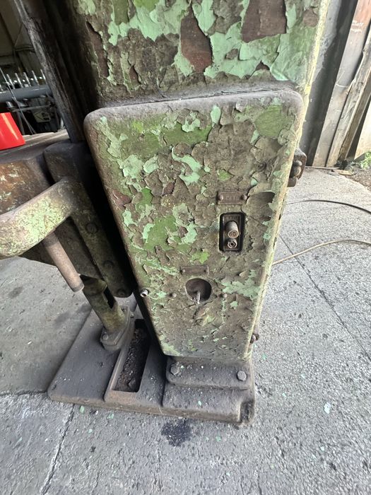 Сверлильный станок