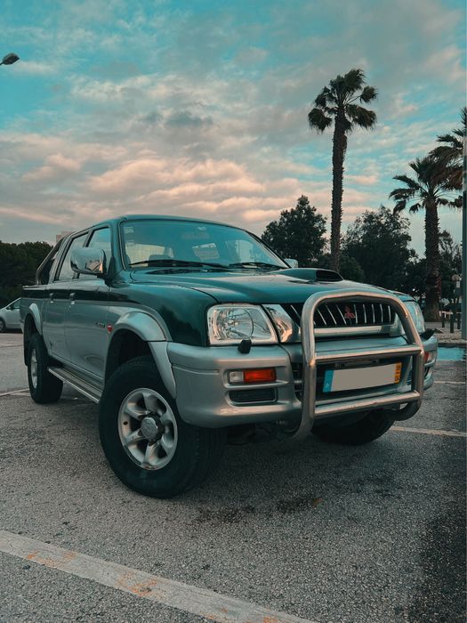 Mitsubishi L200 Strakar 2.5 Diesel 99.000KM 4WD Único Dono
